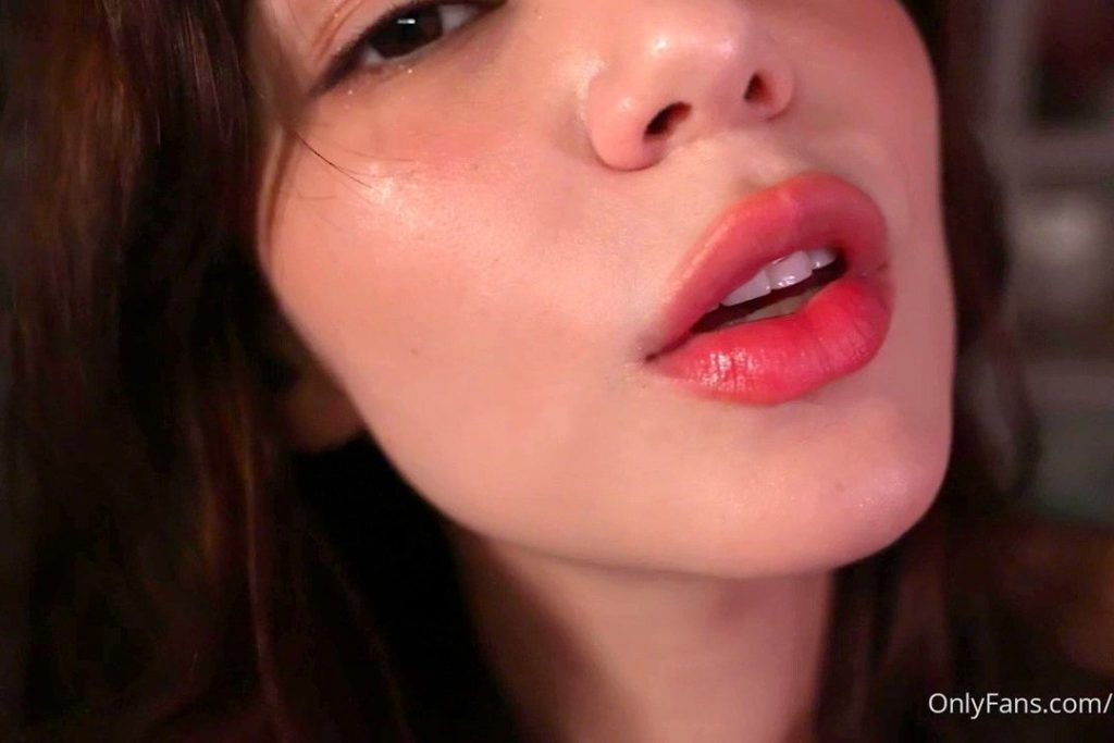 Maimy ASMR Close Up Kissing You Onlyfans Video Leaked